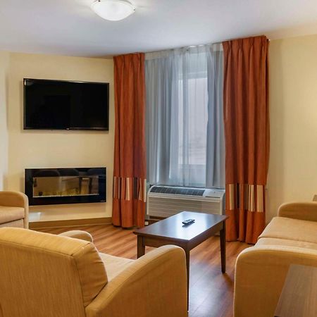 Quality Inn & Suites Winkler Eksteriør bilde