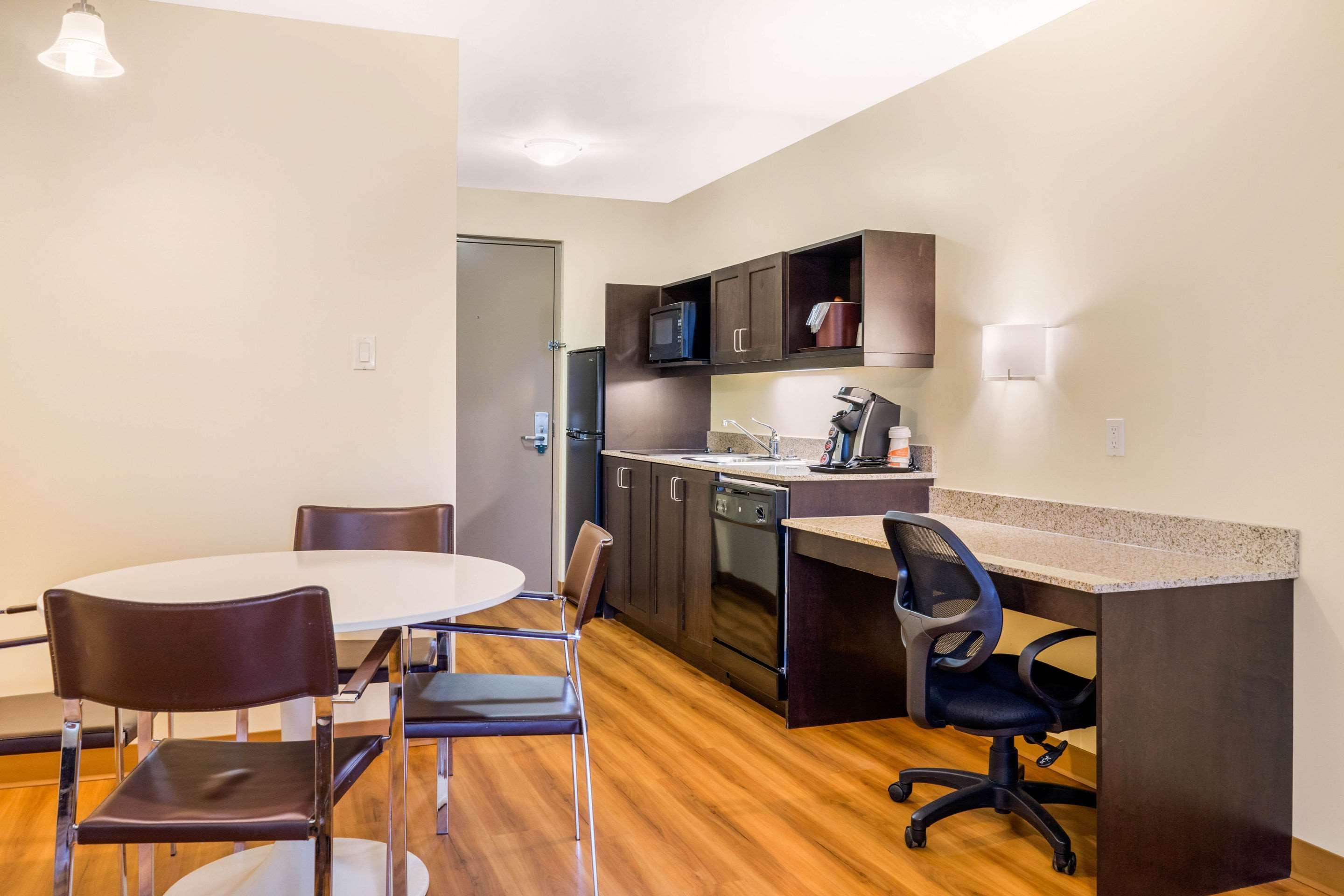 Quality Inn & Suites Winkler Eksteriør bilde