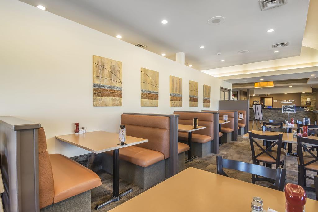Quality Inn & Suites Winkler Eksteriør bilde