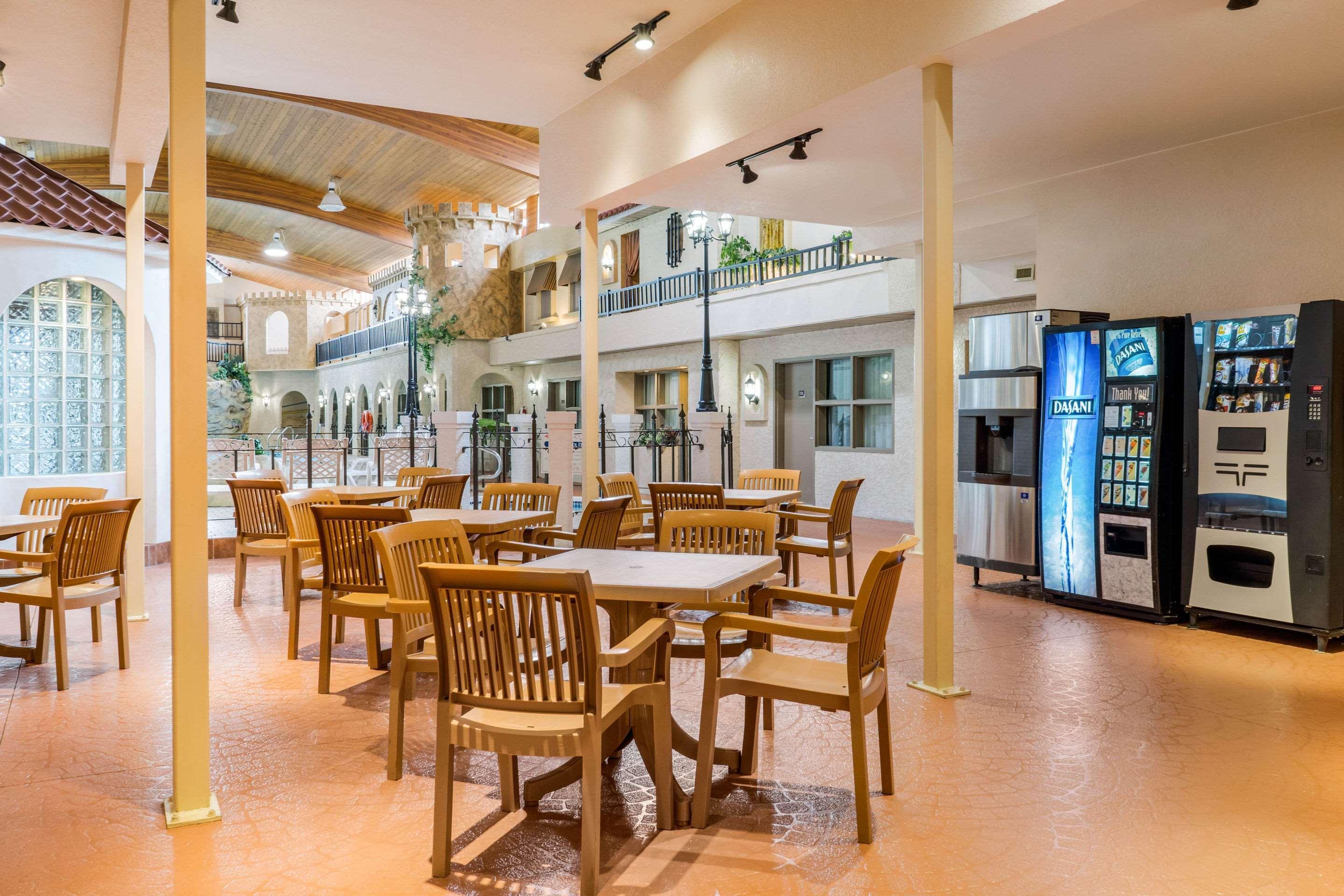 Quality Inn & Suites Winkler Eksteriør bilde