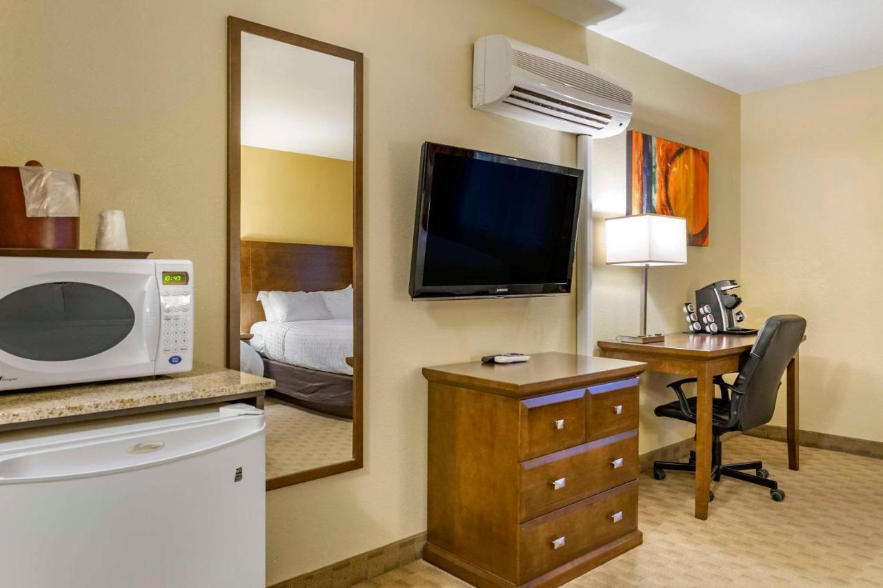 Quality Inn & Suites Winkler Eksteriør bilde